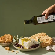 Grecka oliwa premium z własnych gajów oliwnych w Manesi